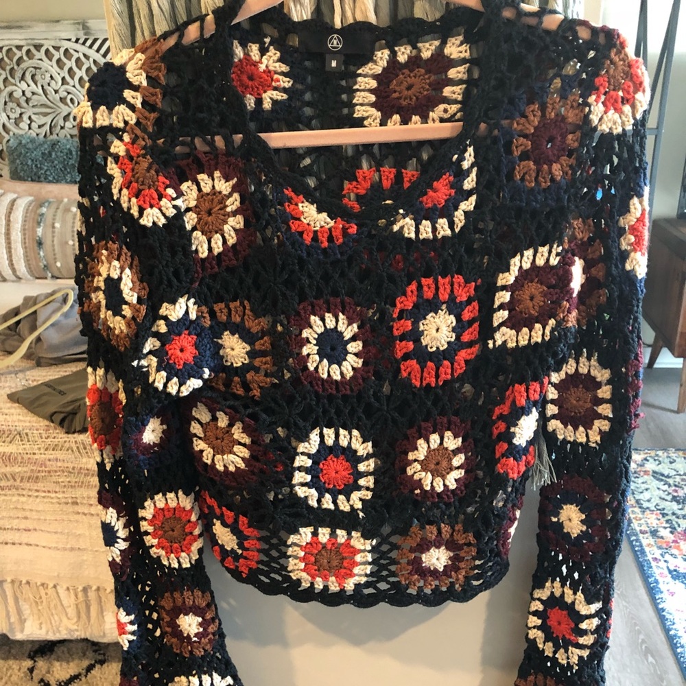 Long sleeve crochet floral top